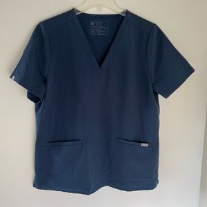 FIGS Casma Three-Pocket Scrub Top - dark harbor